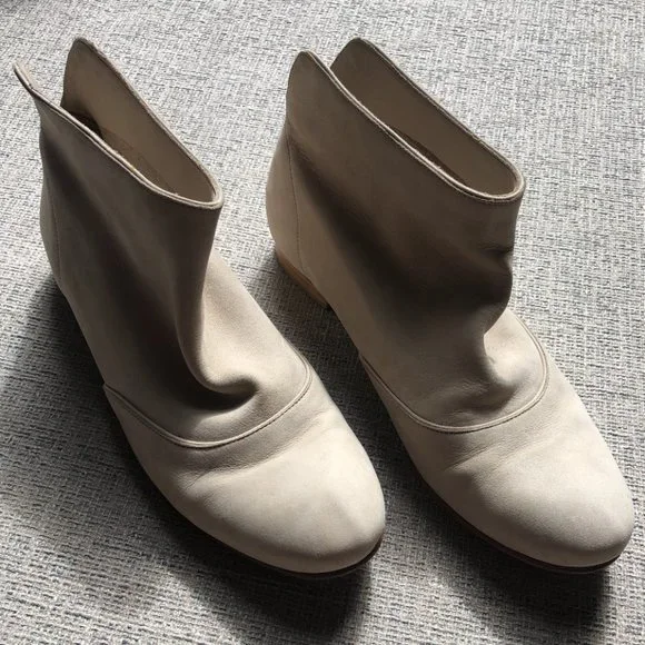 Coclico Soft Suede Beige Isla Booties - Picture 7 of 7